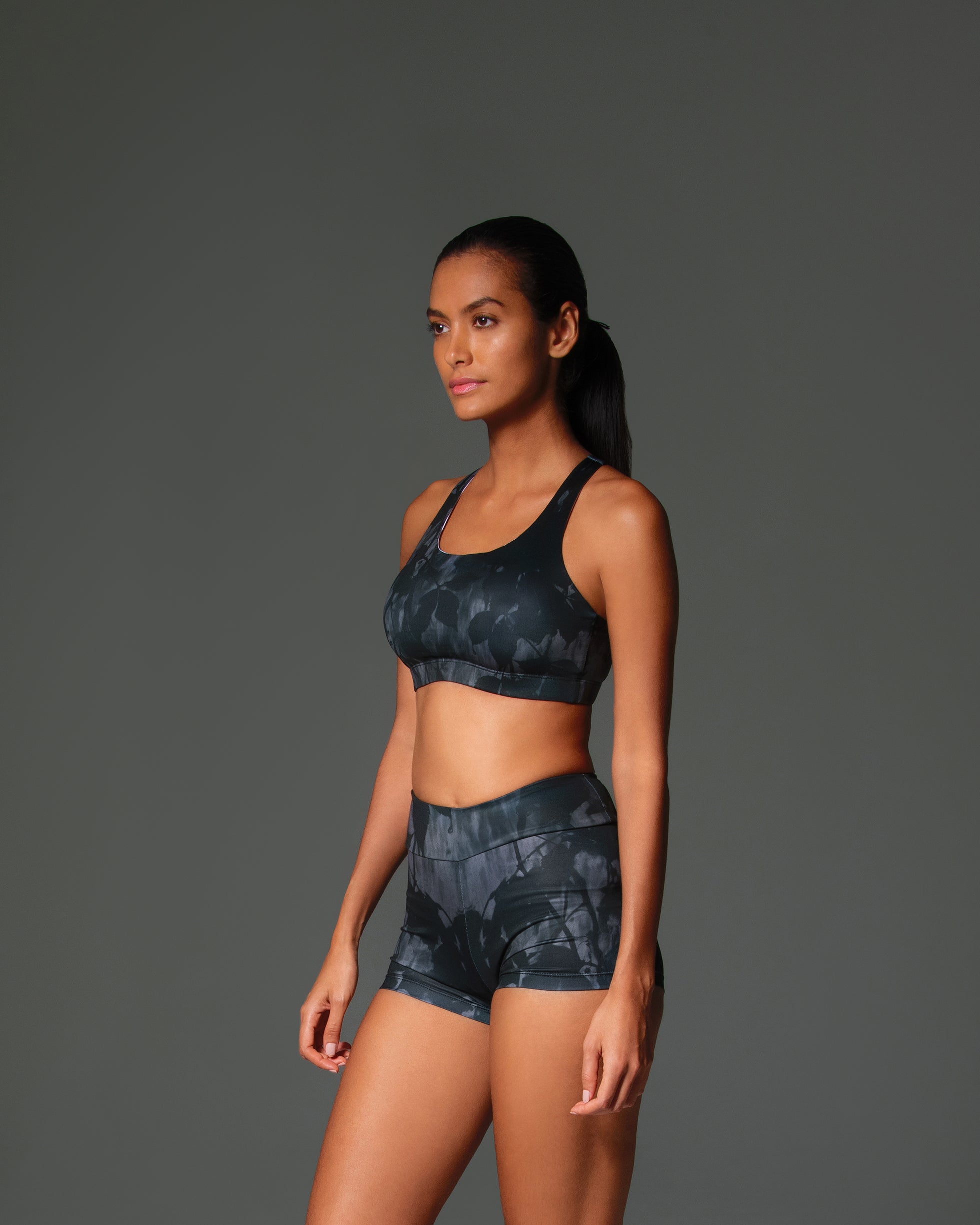 Women's Seamless Sports Bra DARK BUT SENSITIVE